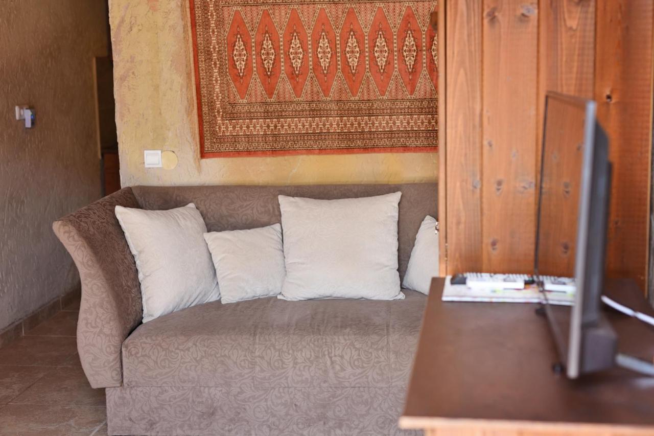 Sirocave Barlang Apartmanok Sirok Exterior foto